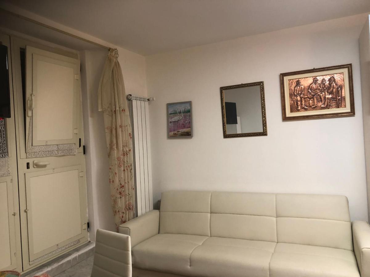 Arenada Private Rooms And Apartment Sud 卡利亚里 外观 照片