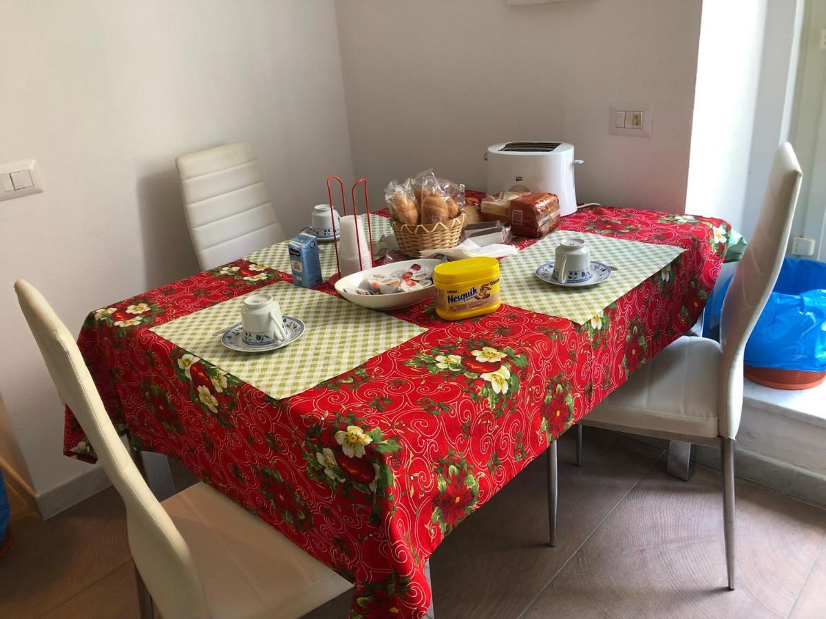 Arenada Private Rooms And Apartment Sud 卡利亚里 外观 照片