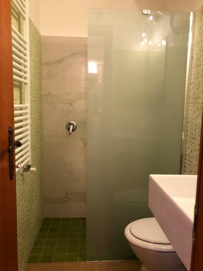 Arenada Private Rooms And Apartment Sud 卡利亚里 外观 照片